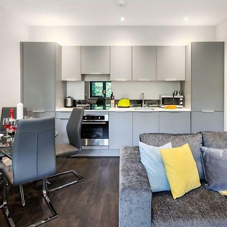 Homely - Watford Premier Apartments Buitenkant foto
