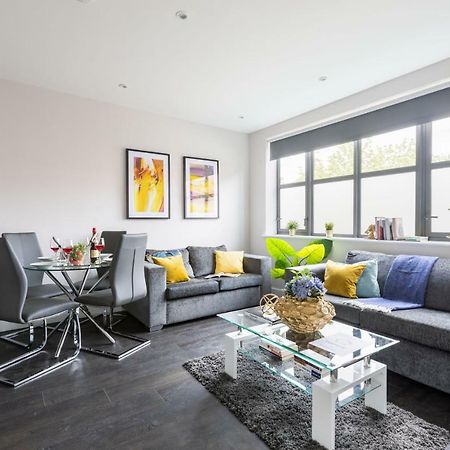 Homely - Watford Premier Apartments Buitenkant foto