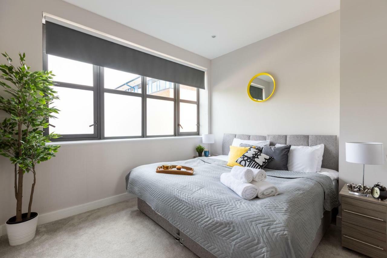 Homely - Watford Premier Apartments Buitenkant foto