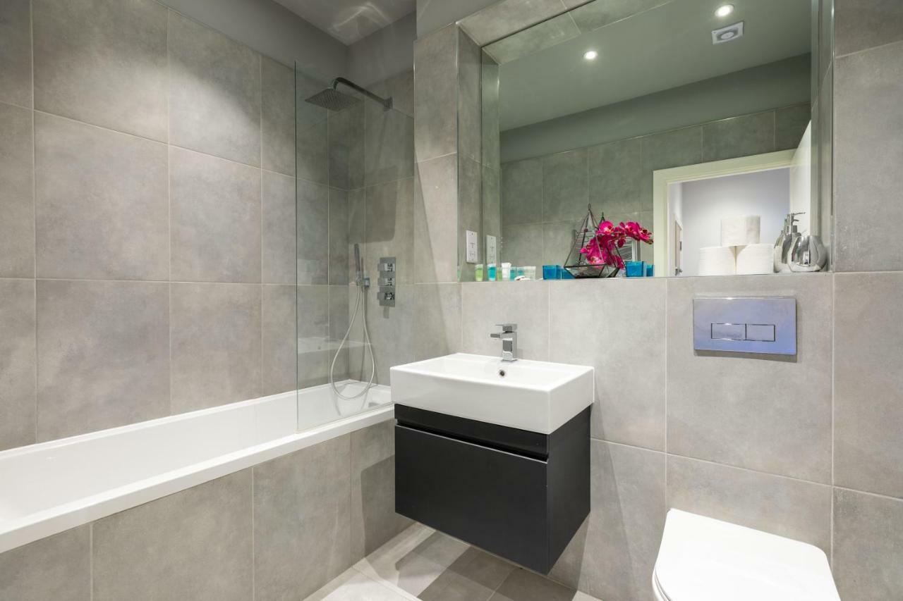 Homely - Watford Premier Apartments Buitenkant foto