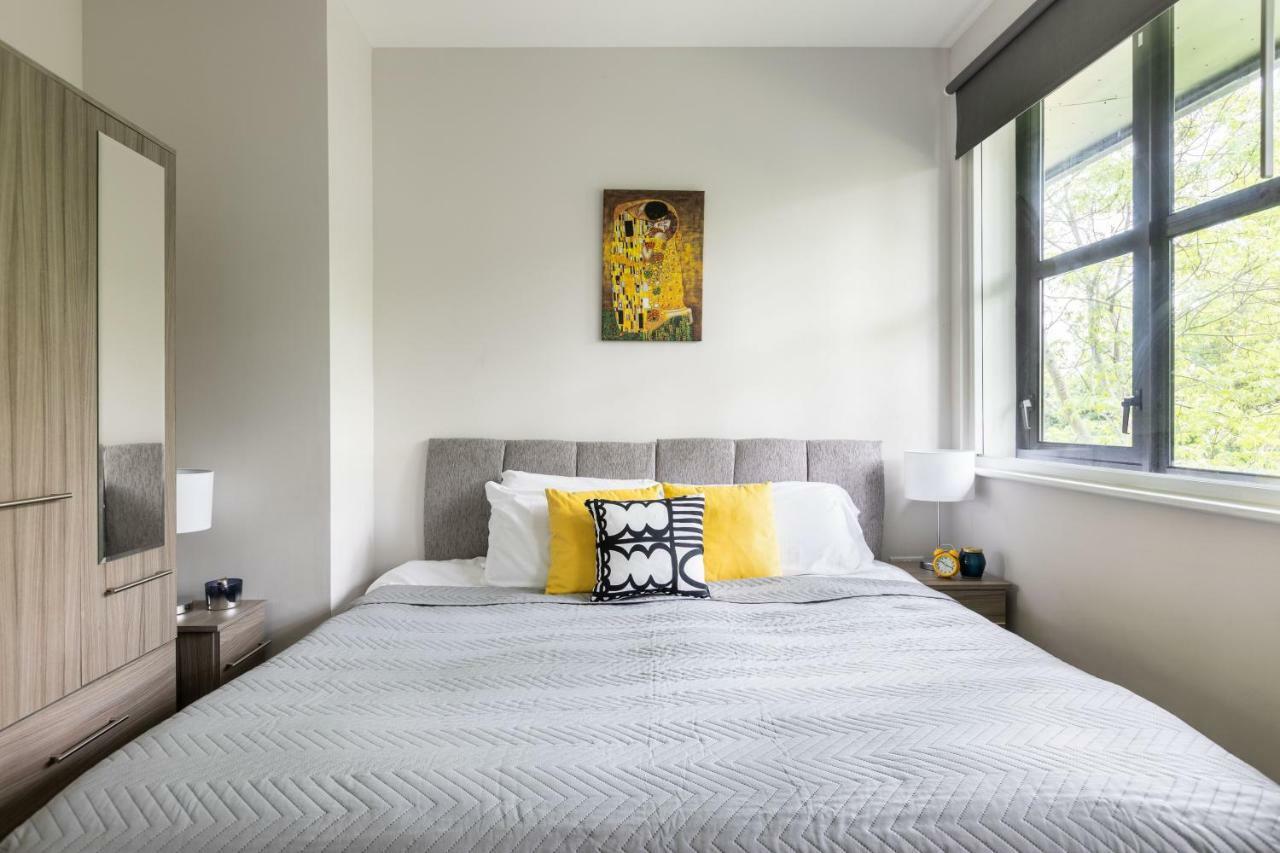 Homely - Watford Premier Apartments Buitenkant foto