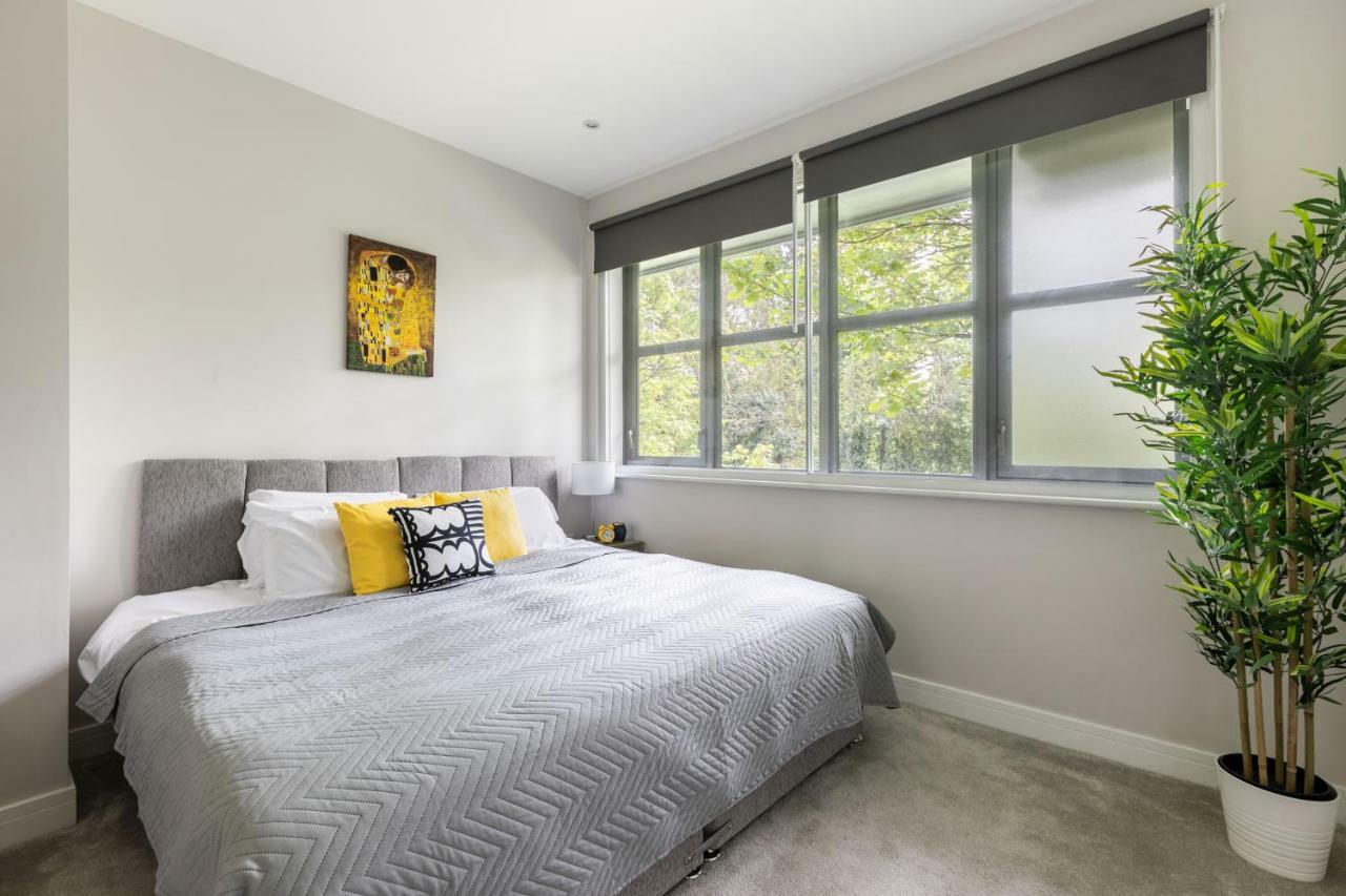 Homely - Watford Premier Apartments Buitenkant foto