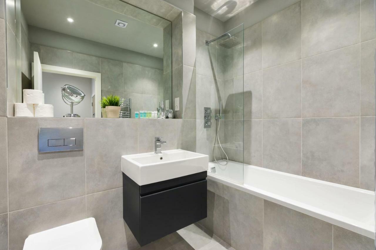 Homely - Watford Premier Apartments Buitenkant foto